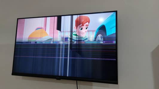Haier 32 inch Qled S80 panel crack