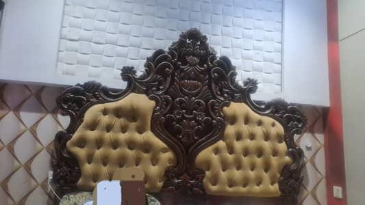 Bed set selling 3 years used only