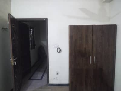 two seater hostel room for rent near ucp and emporium,shaukat kanun et