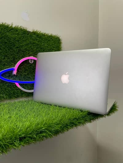 Apple MacBook pro 2015 i7 13 inch 16/128 gb