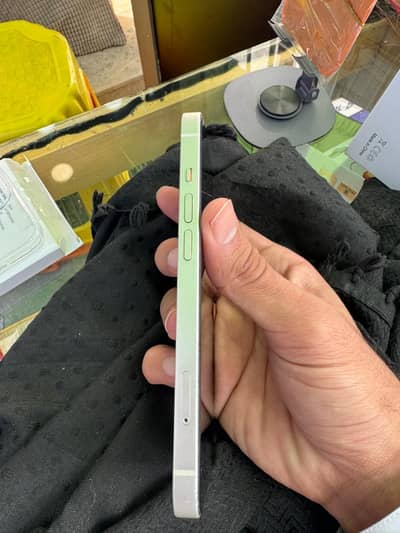 iPhone 13 factory unlock