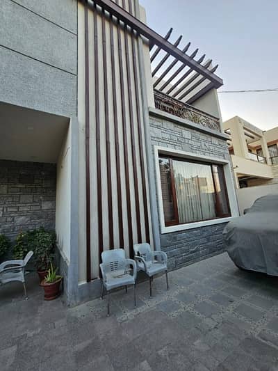 Prominently-Located 500 Square Yards House Available In DHA Phase 8