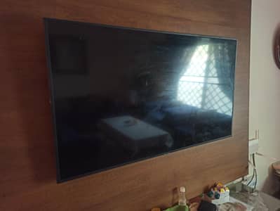 Samsung BU8000 | 50 Inches | 10/10 Condition.