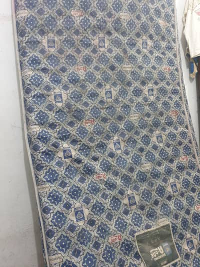 Single bed mattress