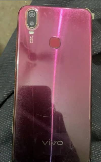 vivo y11 argent sell  3/32 only phone no box no charger