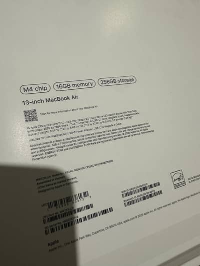 Macbook Air 13-Inch M4 chip 16gb 256gb