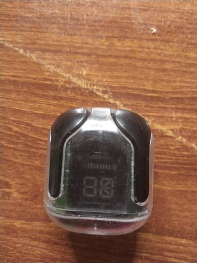 Bluetooth Earbuds – Like New (10 Days Used)