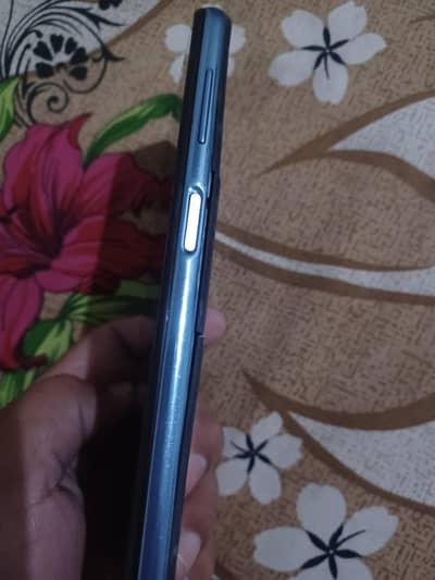 samsung LCD local hai minor glass break all ok. . . 03214695431