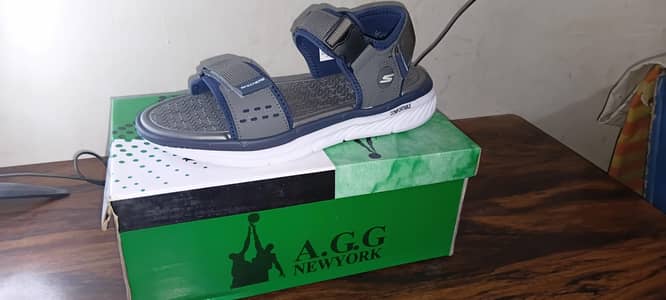 Sketchers Medicated sandals