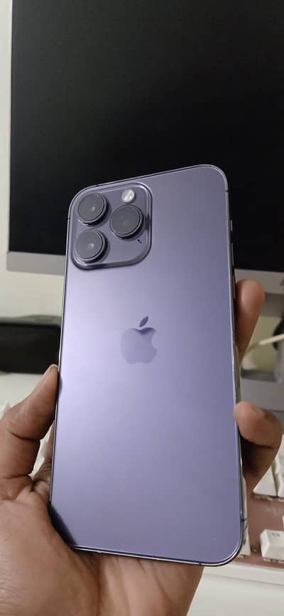 14 pro max 256GB factory unlok. 94% health. No exchange.