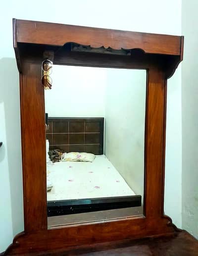 Wooden Dressing Table with Mirror – Solid & Elegant Design
