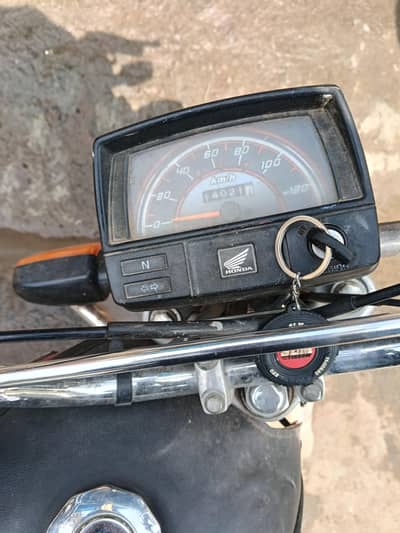 Honda cd 70 2023/24. model.   03008605833