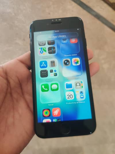 iPhone SE 2022 3rd Gen 10/10 Gaming Camera