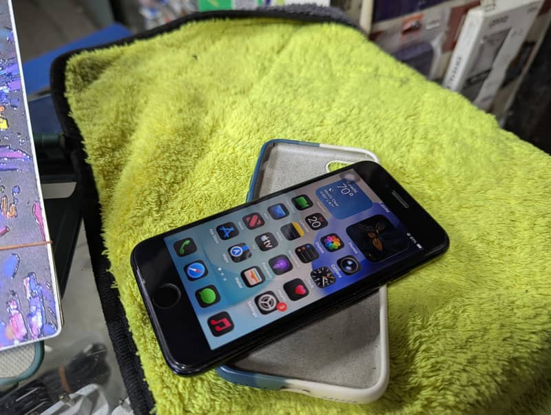 iPhone SE 3rd generation 0