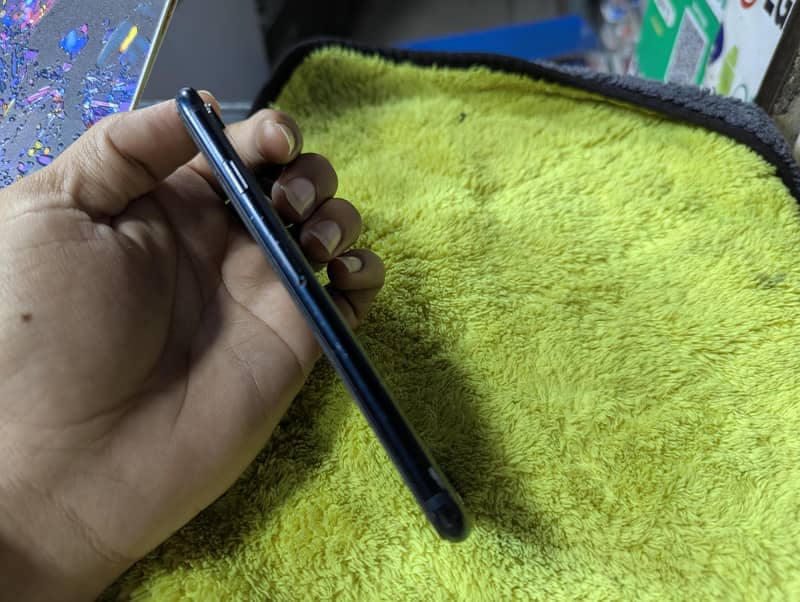 iPhone SE 3rd generation 3