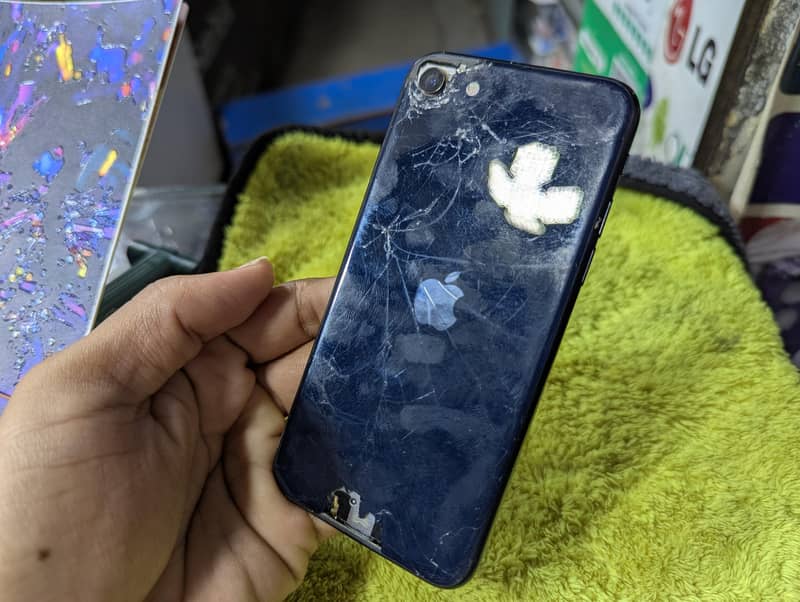 iPhone SE 3rd generation 5