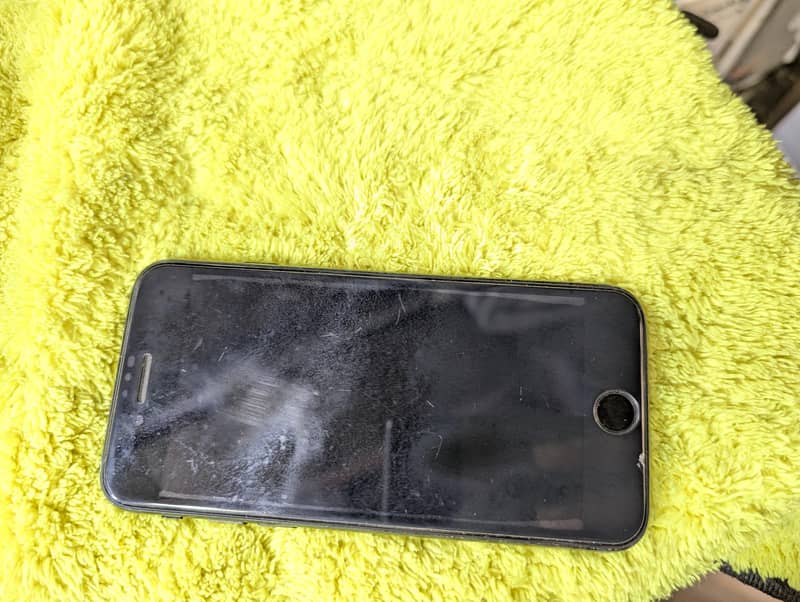 iPhone SE 3rd generation 12