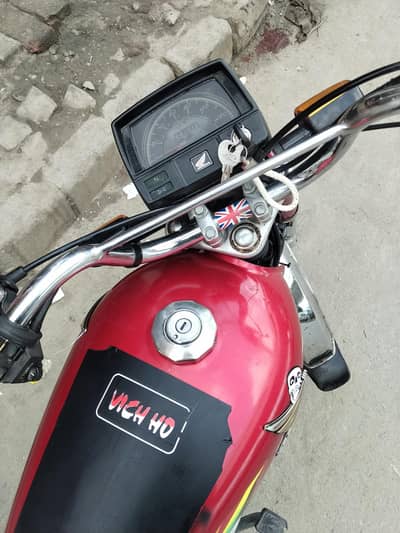 Honda CD 70 2022 model condition Apky smny h biometric on th support