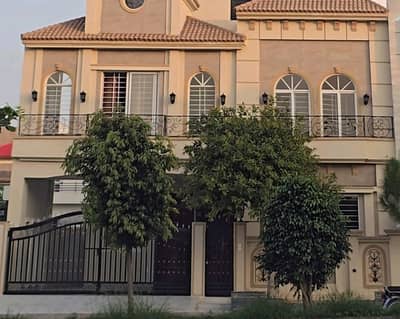 House Of 10 Marla Is Available In Contemporary Neighborhood Of Top City 1