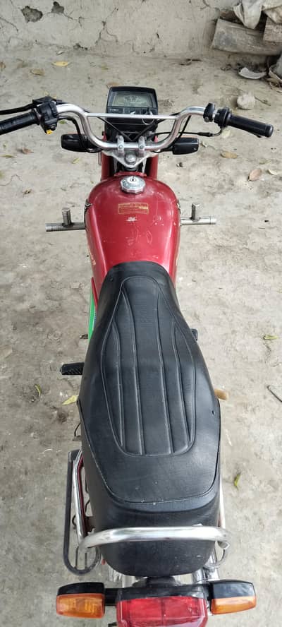 bilkul saaf bike hy interested log rabta kry 03431601533 call or watts