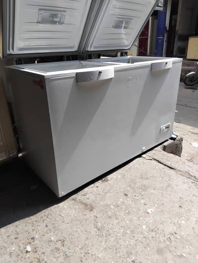 dowlance best condition freezer doble door