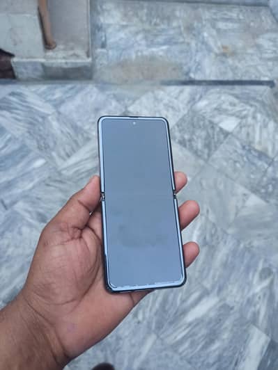 Samsung Galaxy zflip 8Gb 256Gb non pta esim ka glitch hay