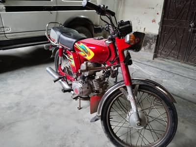 Yamaha YB 100 in Excellent Condition For Yamaha Lovers