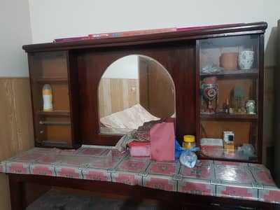 Dressing table