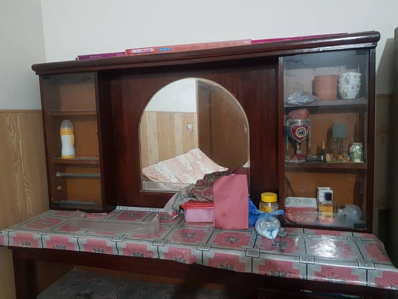 Dressing table 0