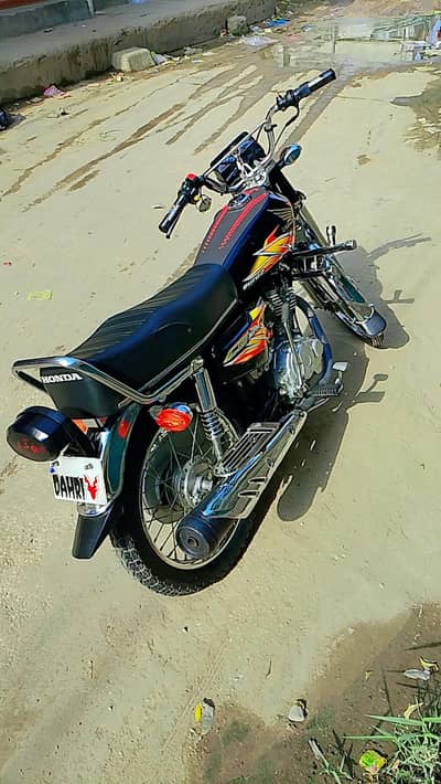 Honda 125 Black 2021 modle just like new hyd number.