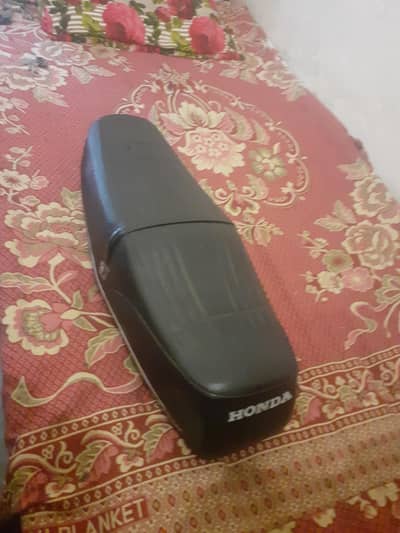 Honda CD 70 2009 Model Seat