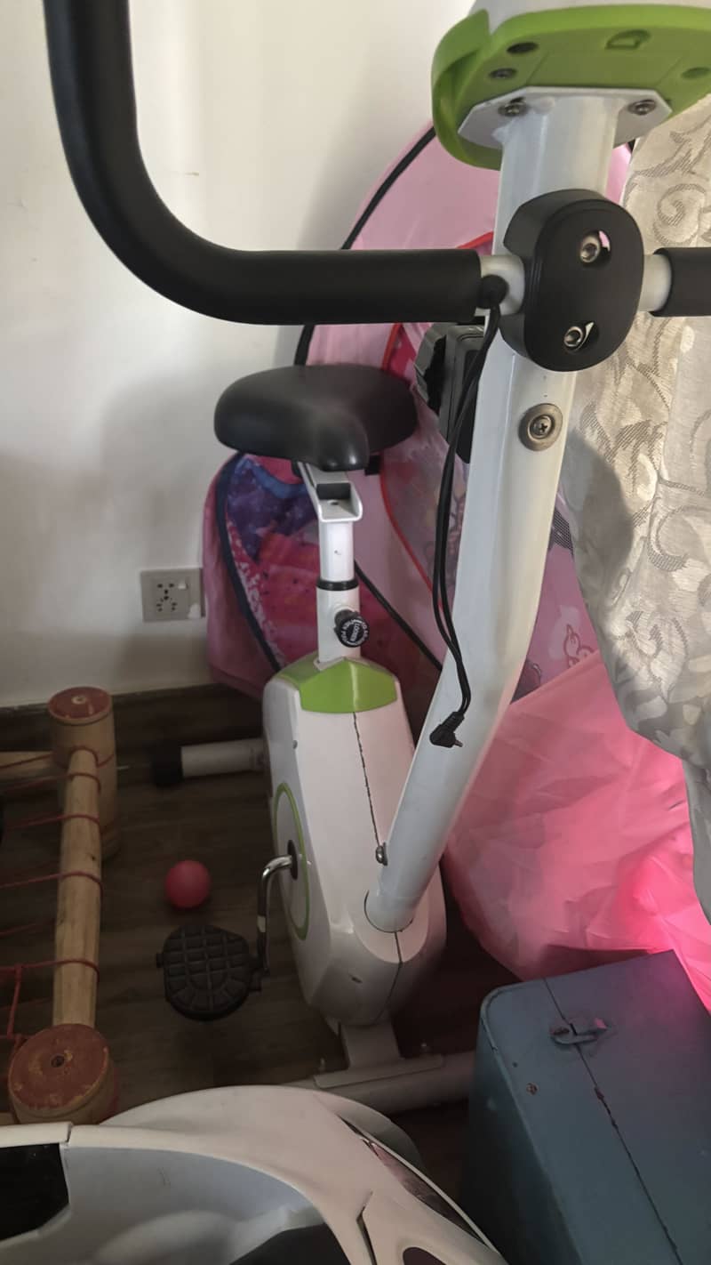 Exercise Cycling Machine 3