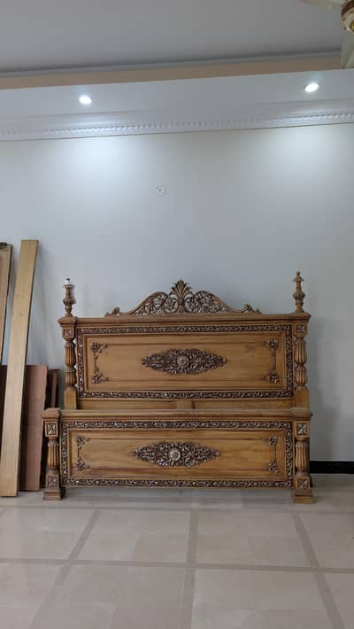 Solid Wood Bed Set in Good Condition ( price is negotiable )