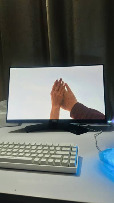 Dell 22inch bezel less montior with hydraulic stand