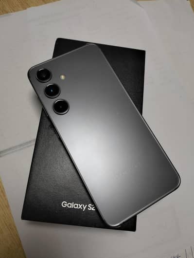 Samsung s24 8+128 new condition 10 by 10