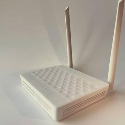 Huawei Echolife EG8245H5 EPON ONT ONU 4GE 2POTS USB Wifi 5dbi