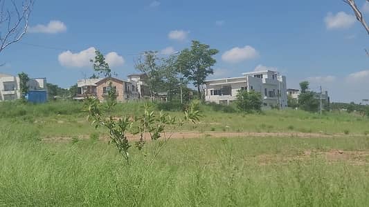 22 Marla Top Heightened Location Near Dua Chowk Dem 2.90 Crore.