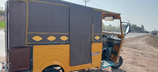 03450142250 rozgar 9 seater Rickshaw for sale