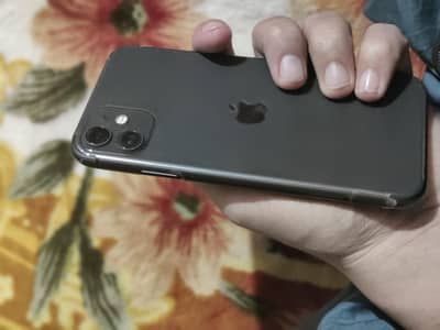 iphone 11 with box 128gb watar pack.