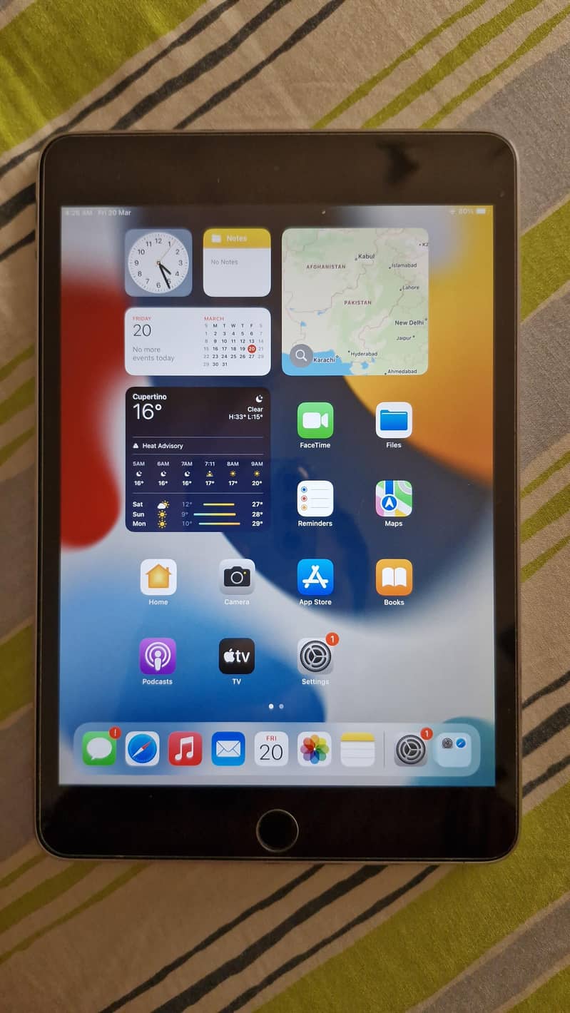 IPAD MINI 4 WITH BOX 0