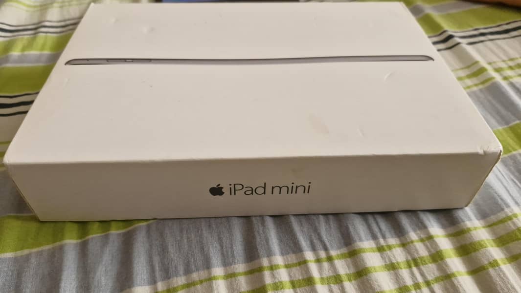 IPAD MINI 4 WITH BOX 5