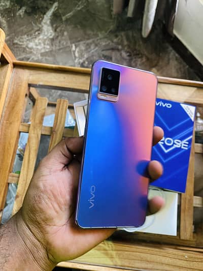 Vivo V20se (8gb/128gb)urgent Sale. 03:29:77:57:413