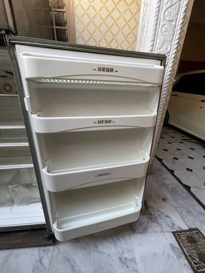 Dawlance H-Zone Refrigerator for sale in working condition