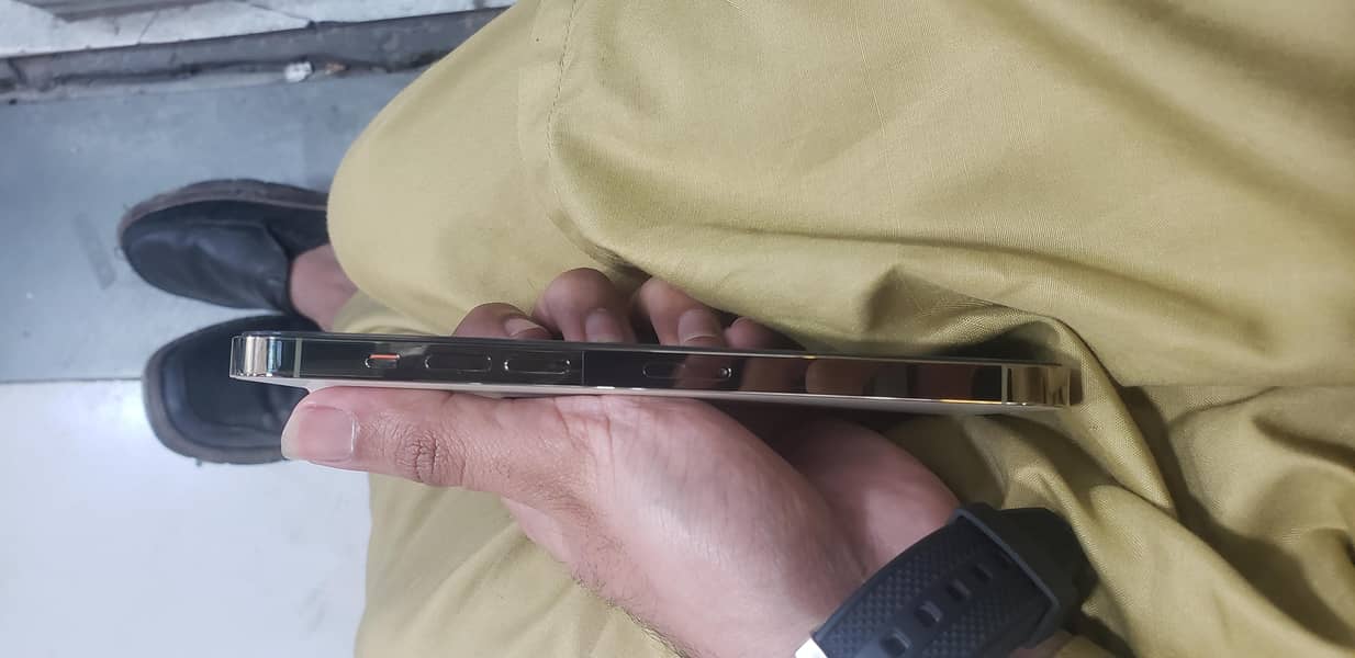 14 pro max  I Cloud 7