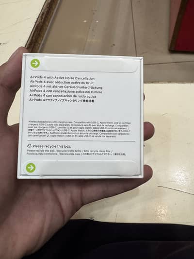 Apple airpods 4 with ANC