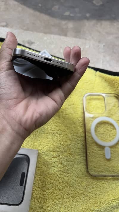 Iphone 15 pro max 256 GB jv 88 health