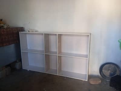 4 rackets, 2 counter front