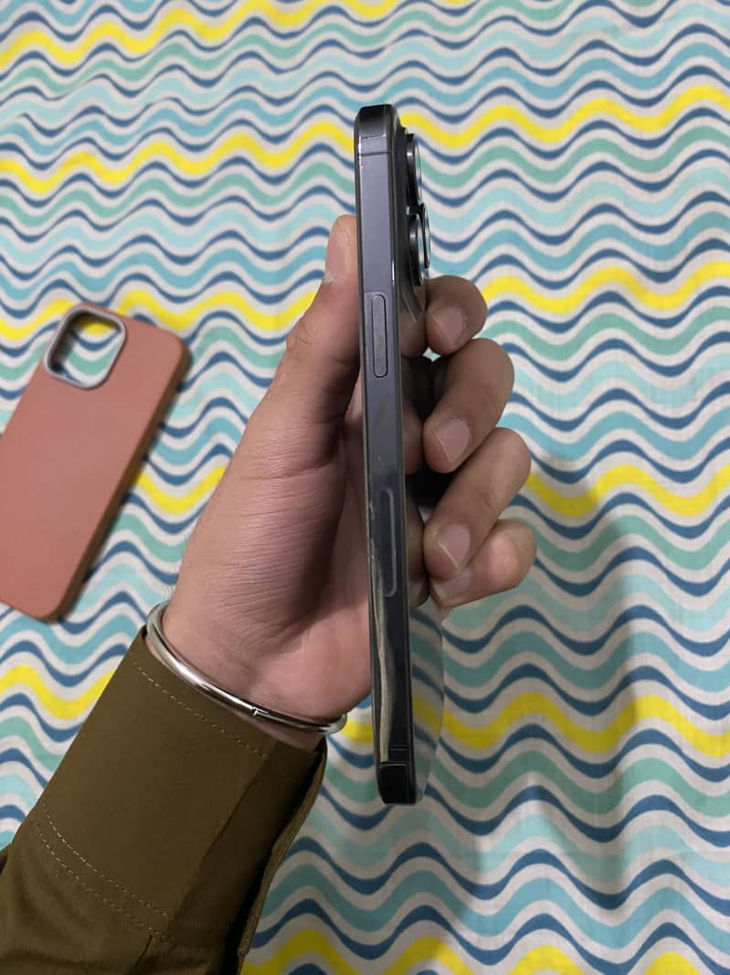 Iphone 15 pro max 2
