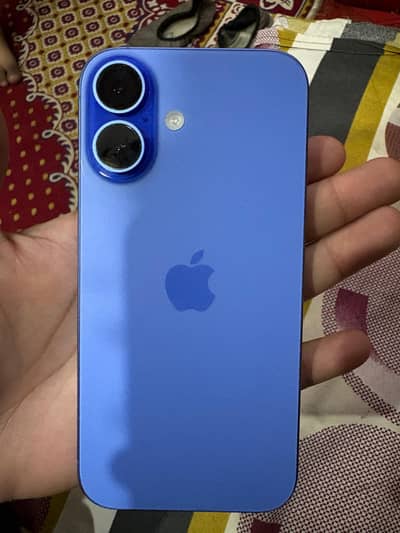 Apple iPhone 16