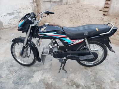 honda dreem 2016 model  1 hath chali ha